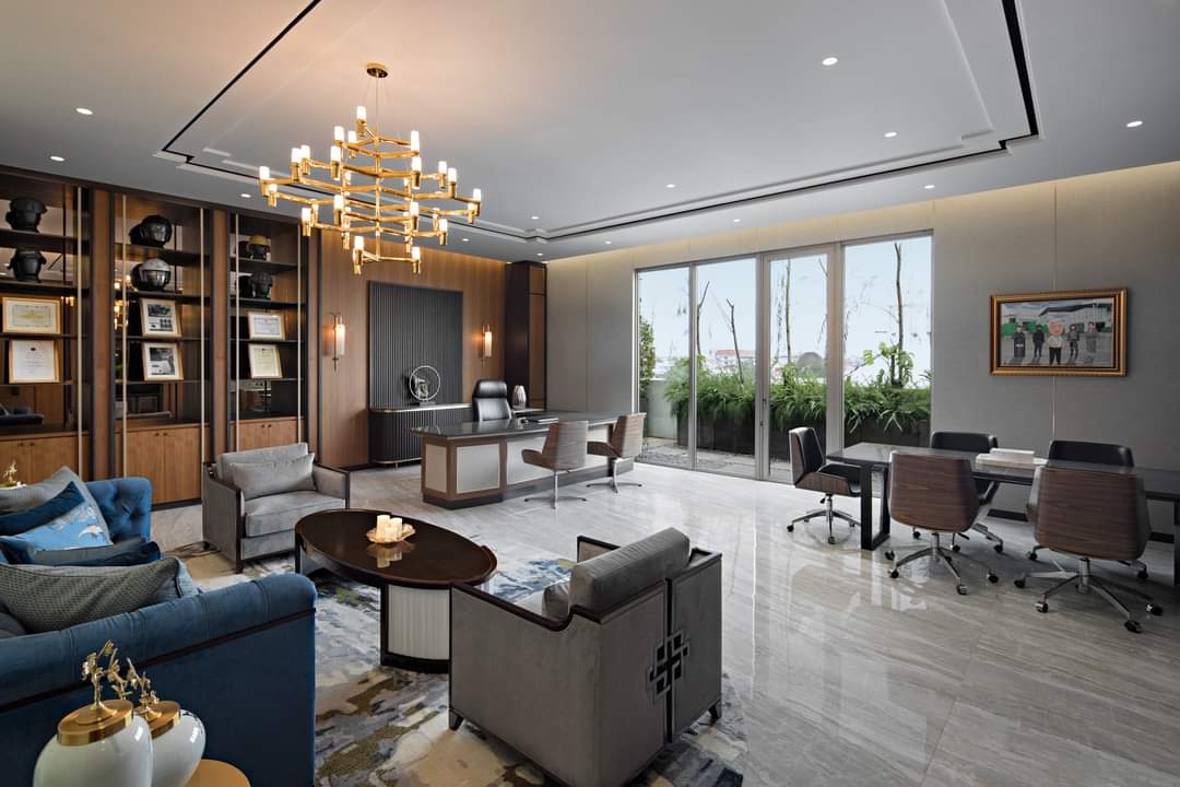 Design Interior Livingroom Mewah Modern di Pondok Indah � Kebayoran Lama � Jakarta selatan, sofa custom meja bulat cabinet dan wallpanel HPL Wood, lantai marmer